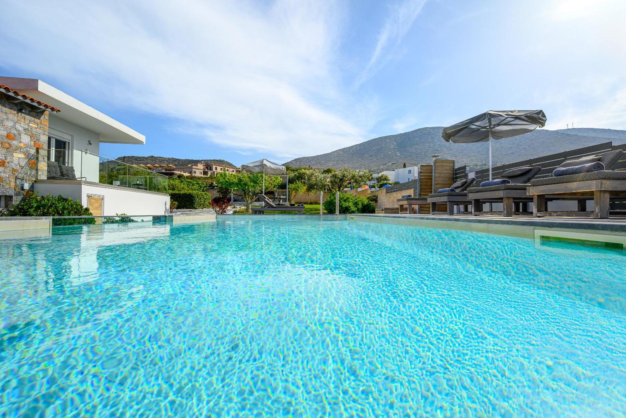 Queen'S Gem Luxury Villa - Heated Jacuzzi & Pool 赫索尼索斯 外观 照片