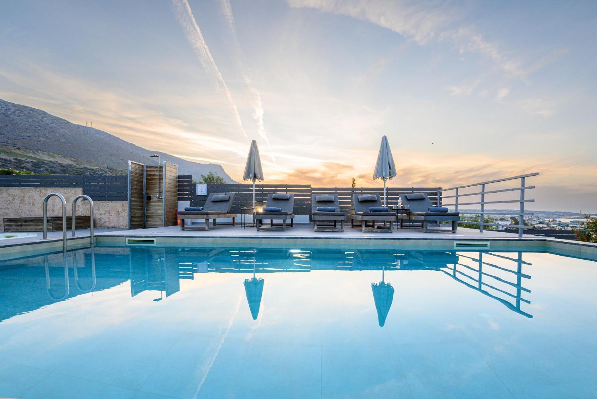 Queen'S Gem Luxury Villa - Heated Jacuzzi & Pool 赫索尼索斯 外观 照片